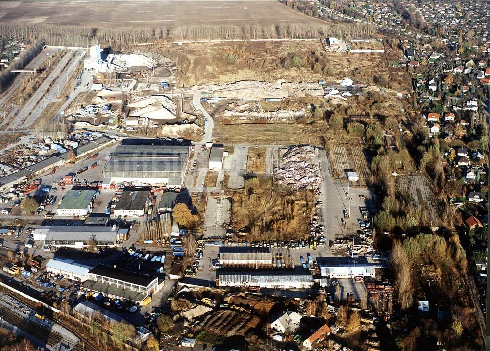 Berlin - Heinersdorf aus der Vogelperspektive: Industriegelände an der Blankenburger Straße in Berlin Heinersdorf (zu Weißensee).