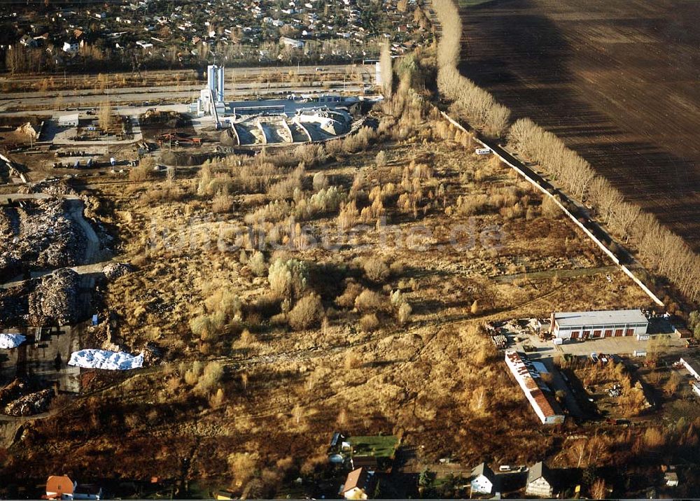 Luftaufnahme Berlin - Heinersdorf - Industriegelände an der Blankenburger Straße in Berlin Heinersdorf (zu Weißensee).