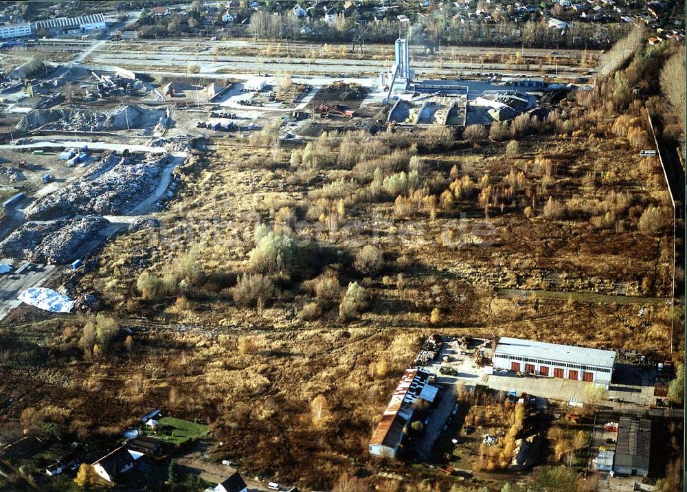 Berlin - Heinersdorf aus der Vogelperspektive: Industriegelände an der Blankenburger Straße in Berlin Heinersdorf (zu Weißensee).