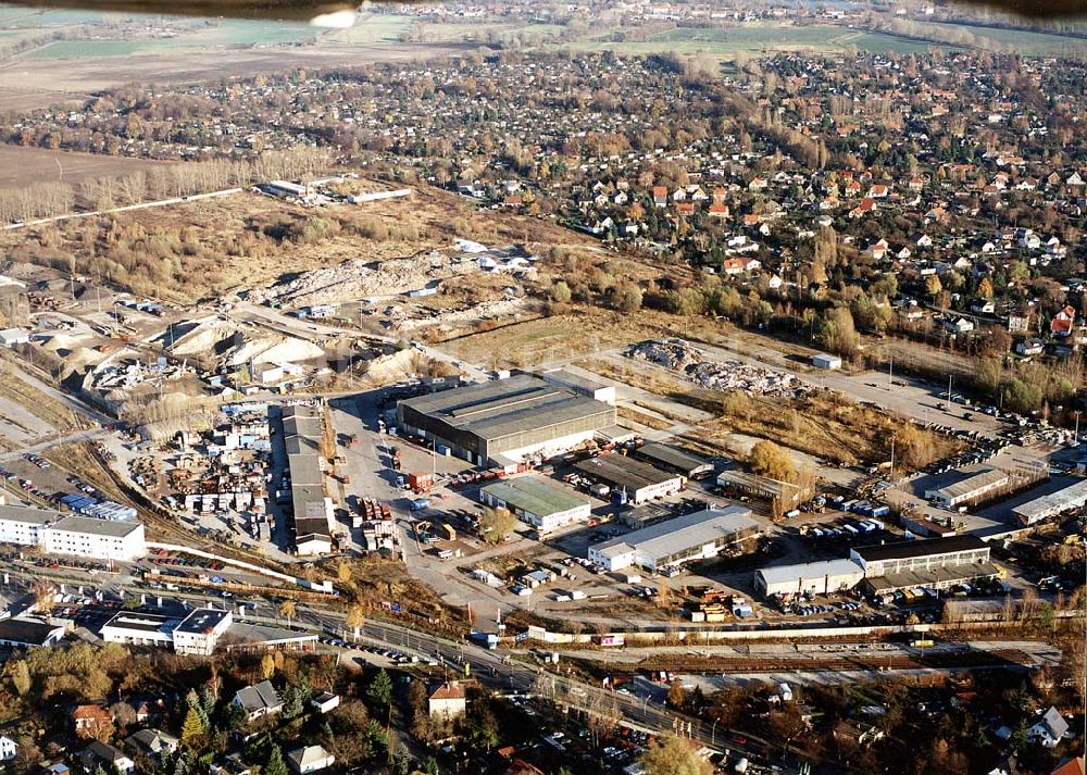 Berlin - Heinersdorf aus der Vogelperspektive: Industriegelände an der Blankenburger Straße in Berlin Heinersdorf (zu Weißensee).