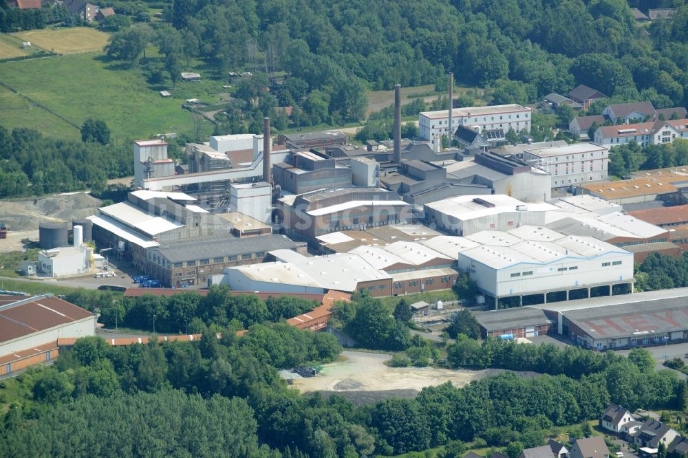 Obernkirchen aus der Vogelperspektive: Industriegelände und Produktionsstandort von Ardagh Glass in Obernkirchen im Bundesland Niedersachsen