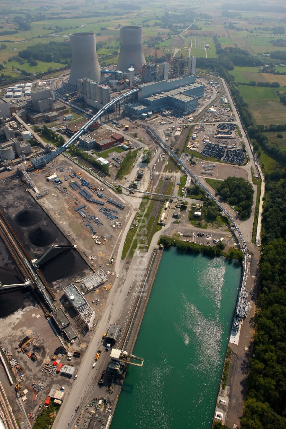 Luftbild Hamm - Industriehafen- Hafenbecken am Steinkohlekraftwerk in Hamm im Bundesland Nordrhein-Westfalen