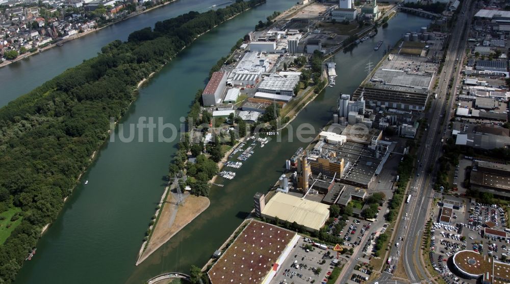 Mainz OT Ingelheimer Aue von oben - Industriehafen von Ingelheimer Aue in Mainz im Bundesland Rheinland-Pfalz