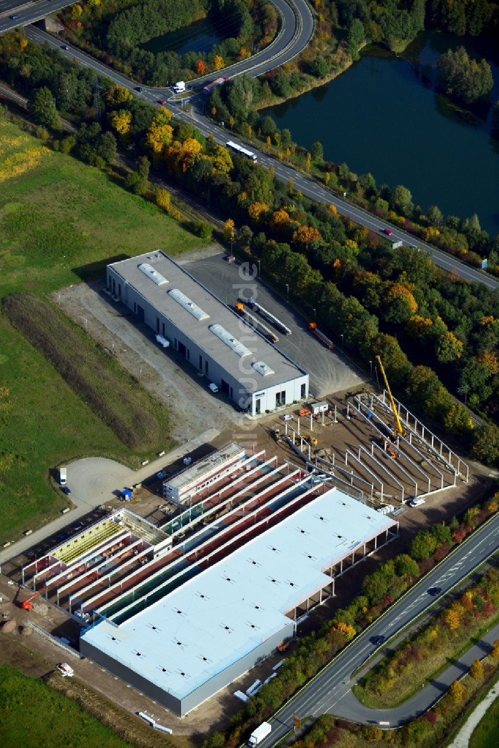 Luftbild Kirchlengern - Industrieneubau auf dem Werksgelände der MME Technology AG in Kirchlengern in Nordrhein-Westfalen