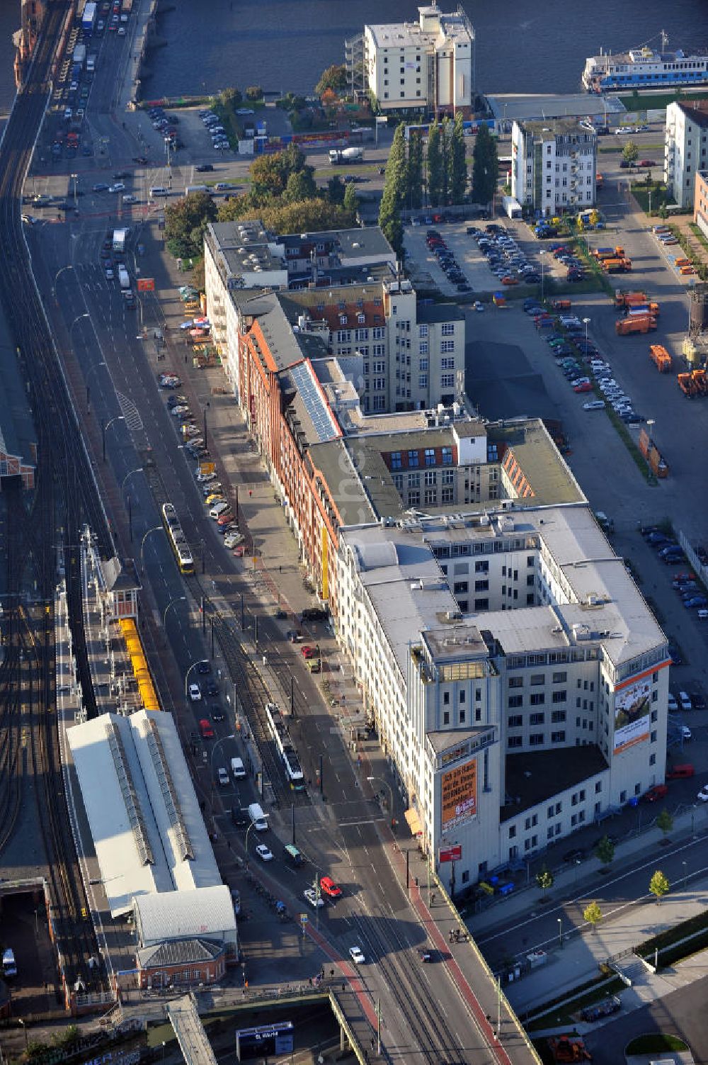 Luftaufnahme Berlin - Industriepalast in Berlin-Friedrichshain