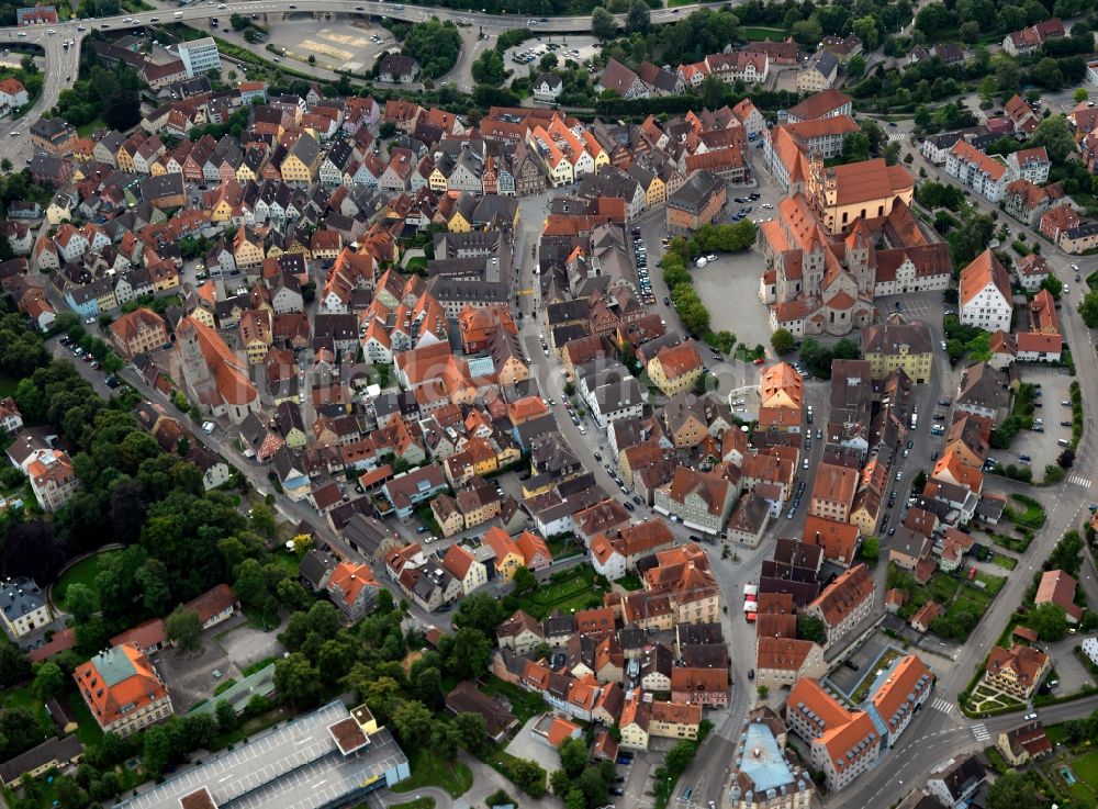 Ellwangen aus der Vogelperspektive: Innenstadt und des Altstadt - Zentrums von Ellangen im Bundesland Baden-Württemberg