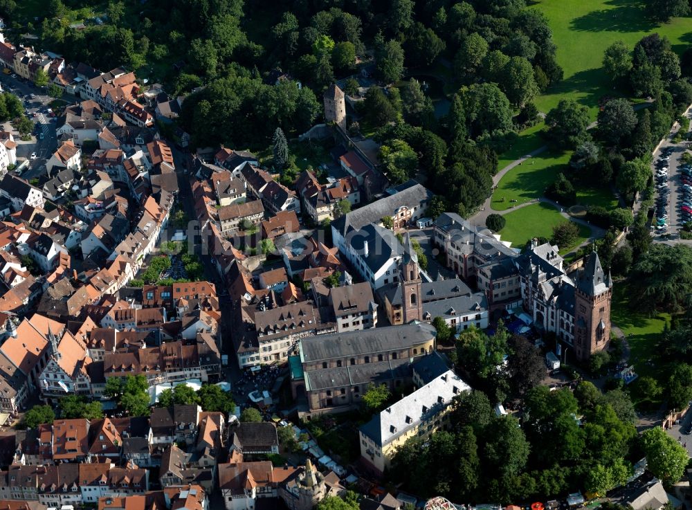 Luftaufnahme Weinheim - Innenstadt und des Altstadt - Zentrums von Weinheim im Bundesland Baden-Württemberg