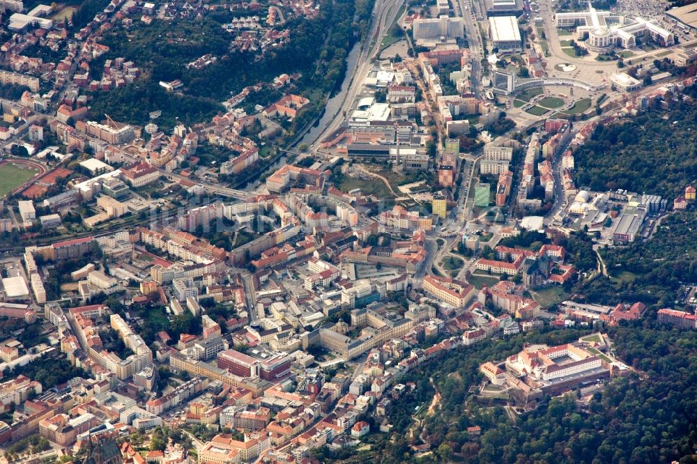 Luftbild Brünn / Brno - Innenstadt von Brünn / Brno und die Festung Spilberg im Verwaltungsbezirk Südmährische Region / Jihomoravsky kraj in der Tschechische Republik