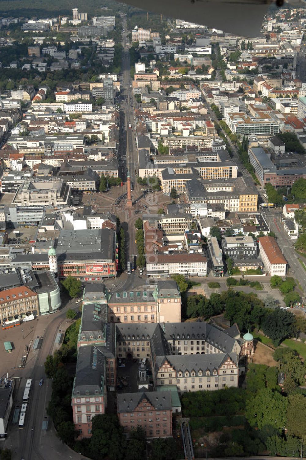 Darmstadt aus der Vogelperspektive: Innenstadt Darmstadt Ludwigsmonument