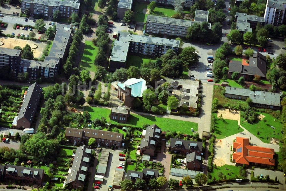 Luftbild Mohnheim - Innenstadt an der evangelische Kirche im Wohngebiet Brandenburger Allee in Monheim im Bundesland Nordrhein-Westfalen