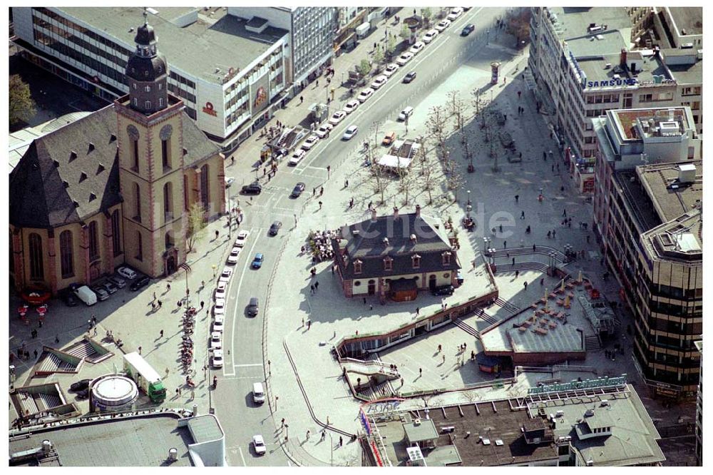 Luftaufnahme FRANKFURT / Main - Hessen - Innenstadt von Frankfurt am Main. Katharinenkirche mit der Hauptwache.