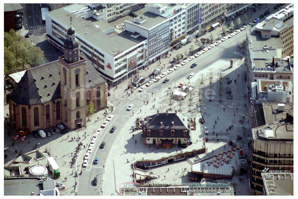 FRANKFURT / Main - Hessen von oben - Innenstadt von Frankfurt am Main. Katharinenkirche mit der Hauptwache.