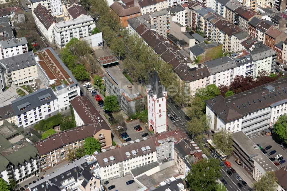 Mainz aus der Vogelperspektive: Innenstadt am Holzturm in Mainz im Bundesland Rheinland-Pfalz