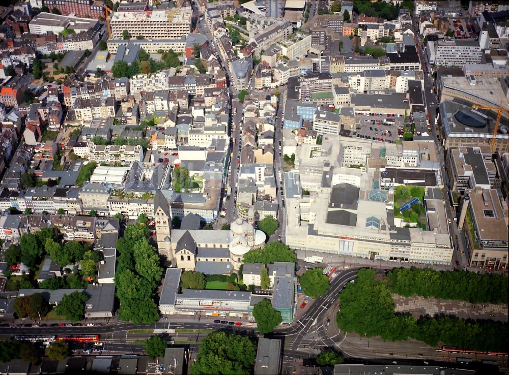 Luftaufnahme Köln - Innenstadt an der Kirche Sankt Aposteln in Köln im Bundesland Nordrhein-Westfalen