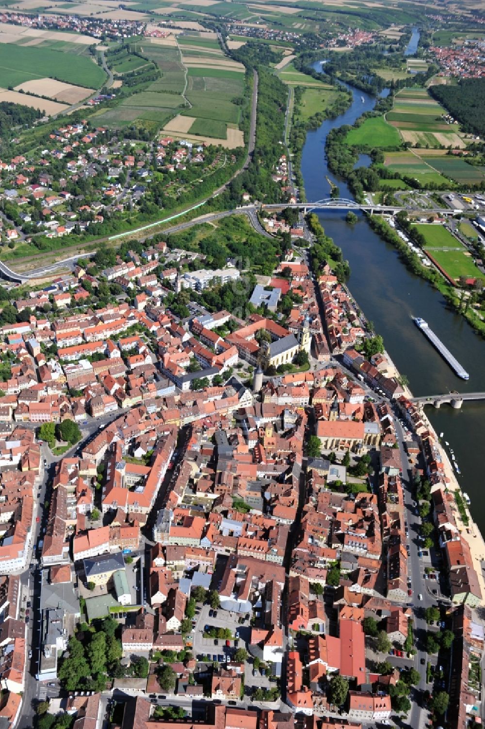 Kitzingen am Main von oben - Innenstadt von Kitzingen am Main im Bundesland Bayern