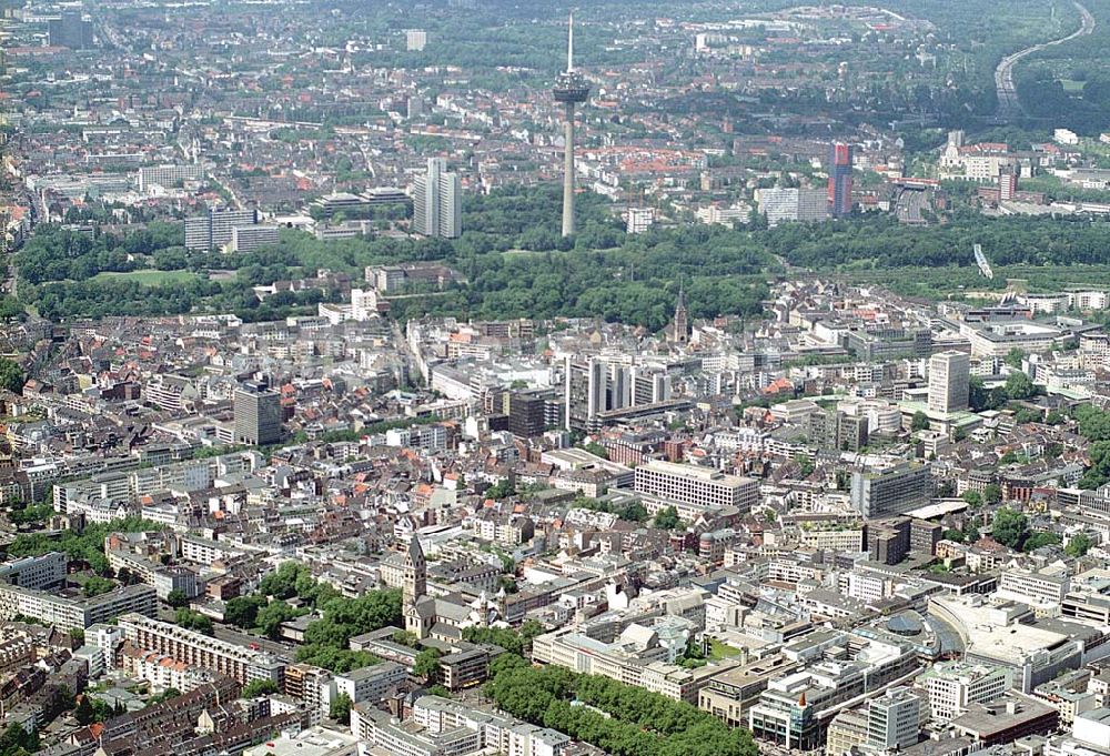 Luftbild Köln - Innenstadt von Köln. Datum: 26.05.03