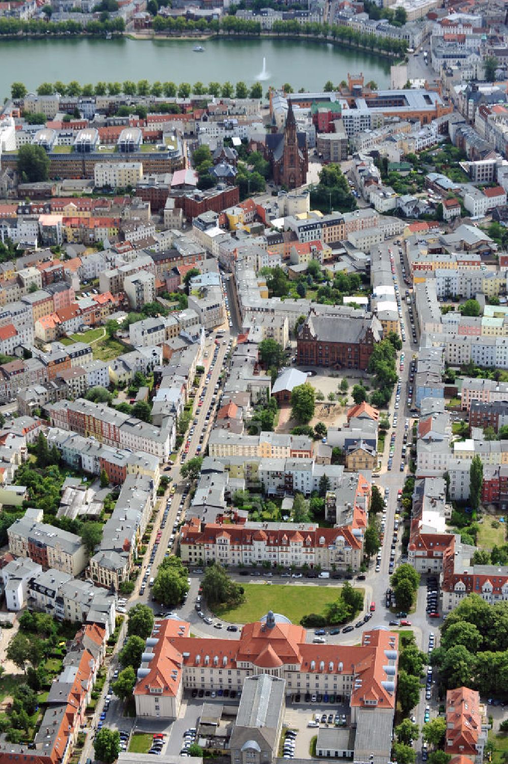 Schwerin von oben - Innenstadt der Landeshauptstadt Schwerin im Bundesland Mecklenburg-Vorpommern