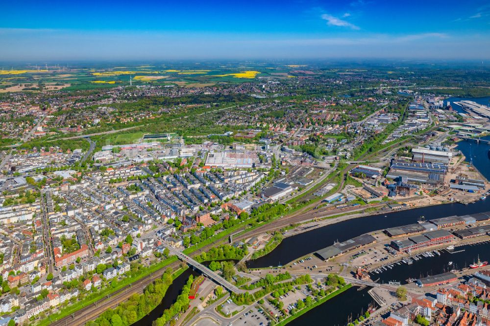 Luftaufnahme Lübeck - Innenstadt in Lübeck im Bundesland Schleswig-Holstein, Deutschland