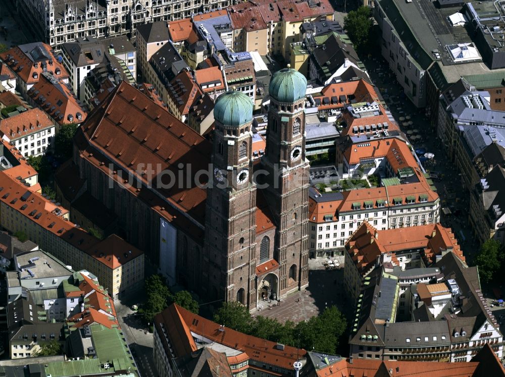 München von oben - Innenstadt von München mit Blick auf die Frauenkirche