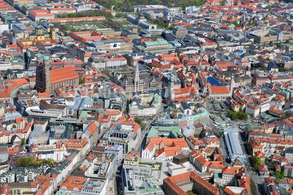 Luftaufnahme München - Innenstadt von München mit Blick auf die Frauenkirche im Bundesland Bayern