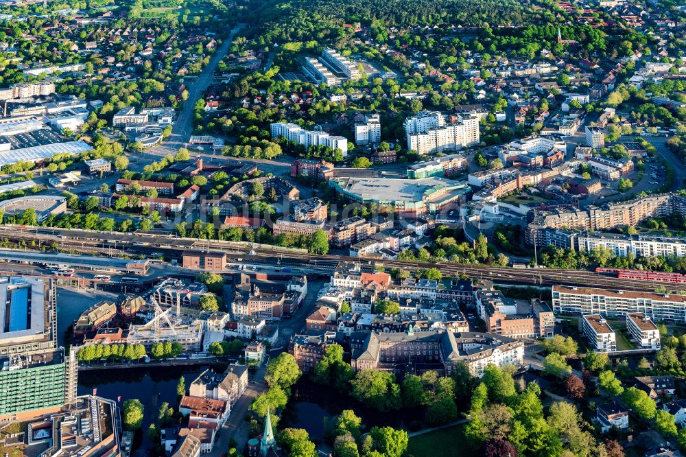 Hamburg aus der Vogelperspektive: Innenstadt im Ortsteil Bergedorf in Hamburg, Deutschland