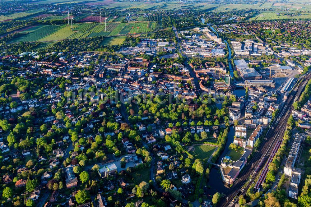 Hamburg aus der Vogelperspektive: Innenstadt im Ortsteil Bergedorf in Hamburg, Deutschland