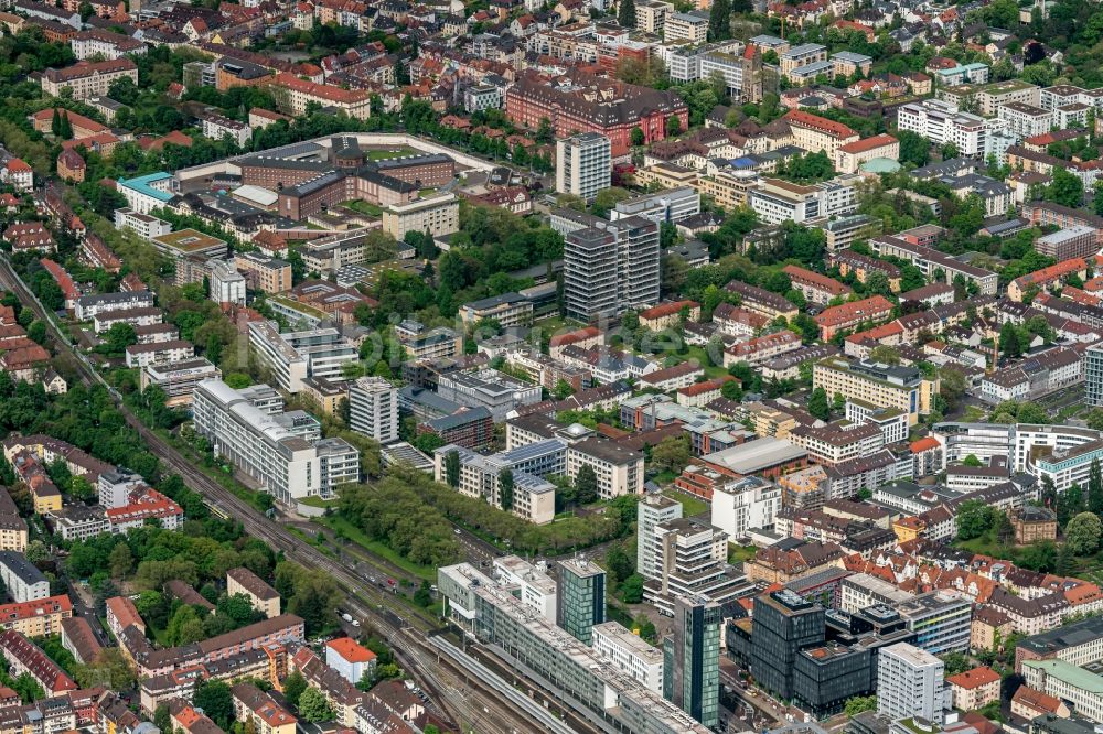 Luftaufnahme Freiburg im Breisgau - Innenstadt im Ortsteil Neuburg in Freiburg im Breisgau im Bundesland Baden-Württemberg, Deutschland