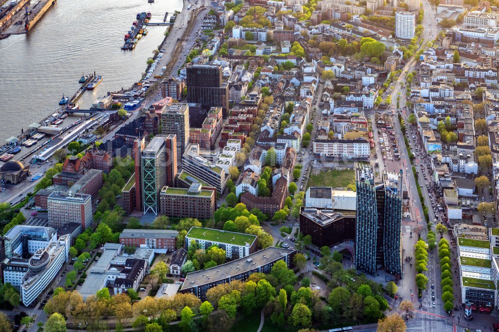 Hamburg aus der Vogelperspektive: Innenstadt im Ortsteil Sankt Pauli in Hamburg, Deutschland