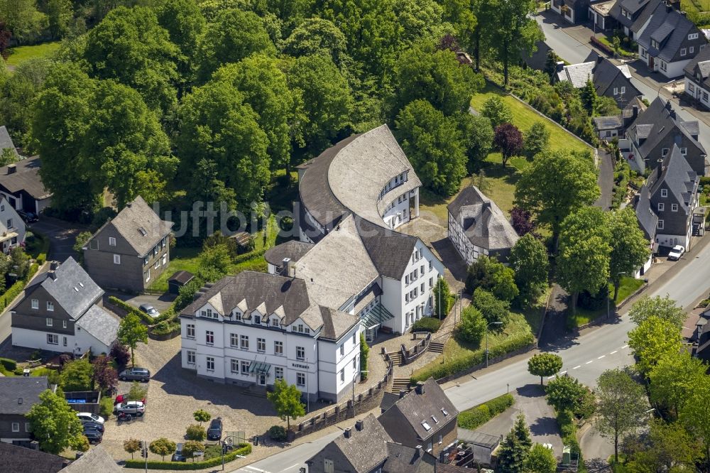 Luftbild Schmallenberg - Innenstadt am Rathaus in Schmallenberg im Hochsauerlandkreis in Nordrhein-Westfalen