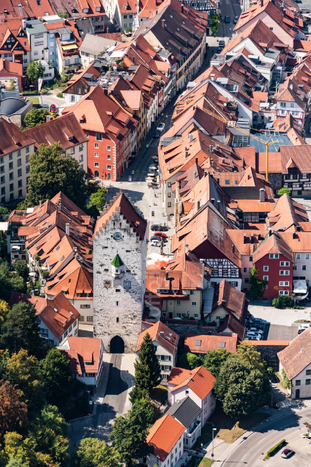 Ravensburg aus der Vogelperspektive: Innenstadtbereich mit Blick auf das Obertor und Museum Ravensburger in Ravensburg im Bundesland Baden-Württemberg, Deutschland