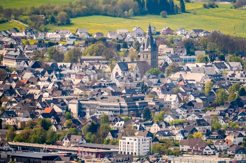 Luftaufnahme Brilon - Innenstadtbereich in Brilon im Bundesland Nordrhein-Westfalen, Deutschland