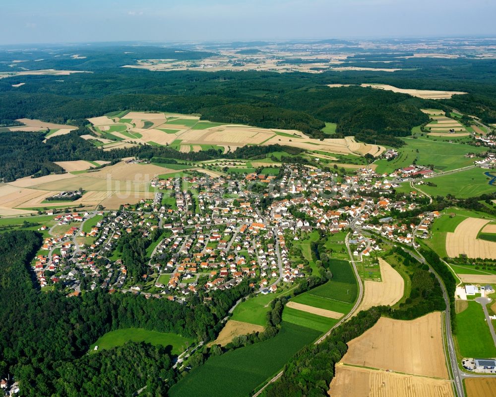 Bingen aus der Vogelperspektive: Innenstadtbereich am Stadtrand mit landwirtschaftlichen Feldern in Bingen im Bundesland Baden-Württemberg, Deutschland