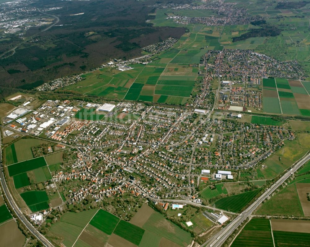 Luftbild Großen-Linden - Innenstadtbereich am Stadtrand mit landwirtschaftlichen Feldern in Großen-Linden im Bundesland Hessen, Deutschland