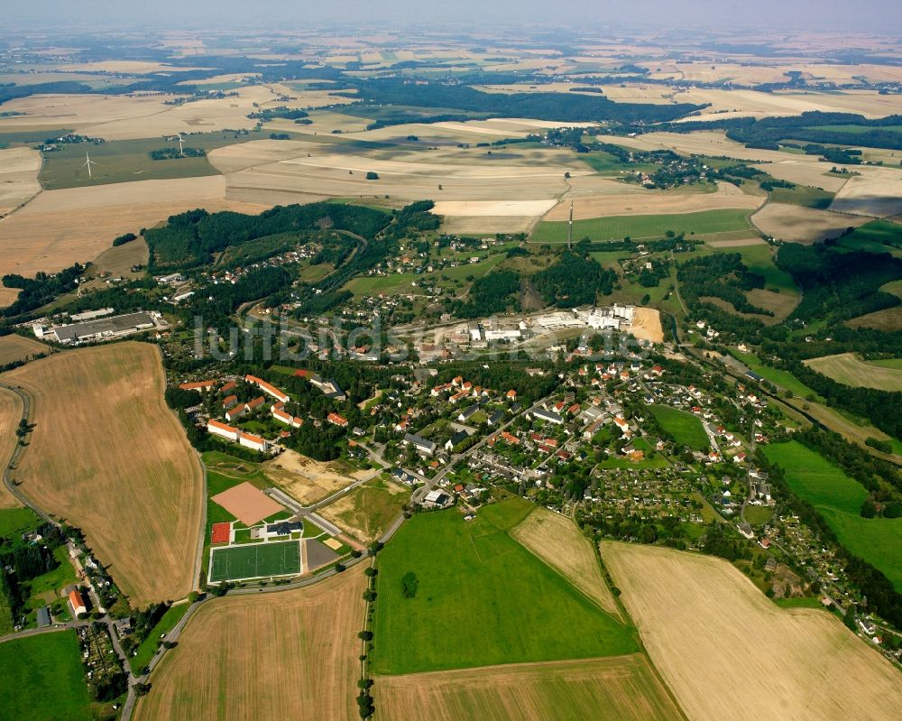 Luftbild Halsbrücke - Innenstadtbereich am Stadtrand mit landwirtschaftlichen Feldern in Halsbrücke im Bundesland Sachsen, Deutschland