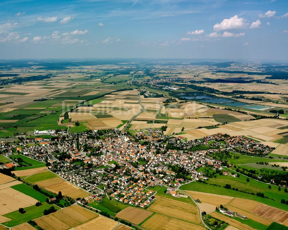 Luftaufnahme Herbertingen - Innenstadtbereich am Stadtrand mit landwirtschaftlichen Feldern in Herbertingen im Bundesland Baden-Württemberg, Deutschland