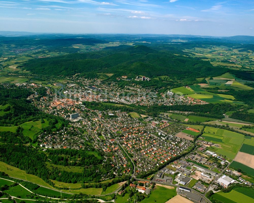 Luftaufnahme Rotenburg an der Fulda - Innenstadtbereich am Stadtrand mit landwirtschaftlichen Feldern in Rotenburg an der Fulda im Bundesland Hessen, Deutschland