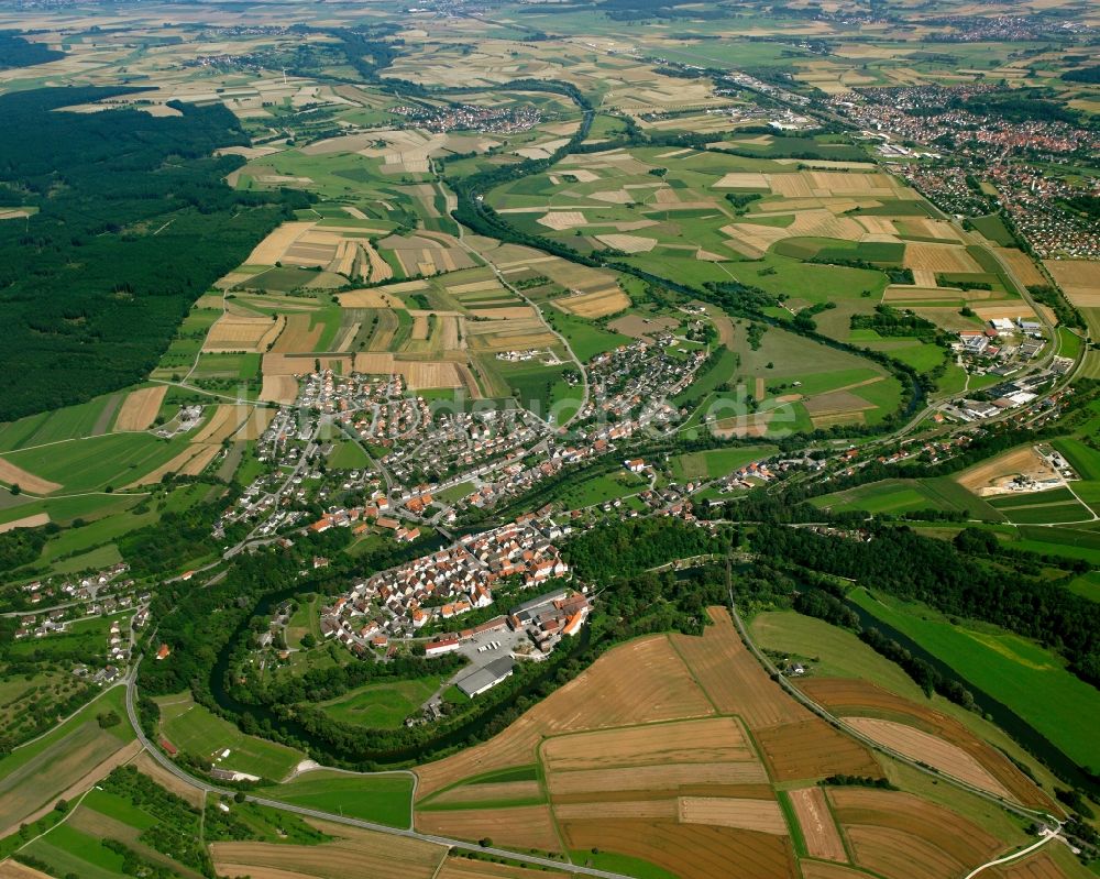 Scheer aus der Vogelperspektive: Innenstadtbereich am Stadtrand mit landwirtschaftlichen Feldern in Scheer im Bundesland Baden-Württemberg, Deutschland