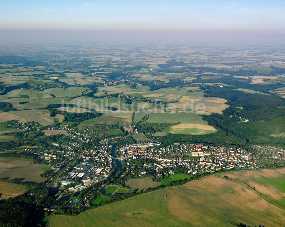 Luftbild Wernsdorf - Innenstadtbereich am Stadtrand mit landwirtschaftlichen Feldern in Wernsdorf im Bundesland Sachsen, Deutschland