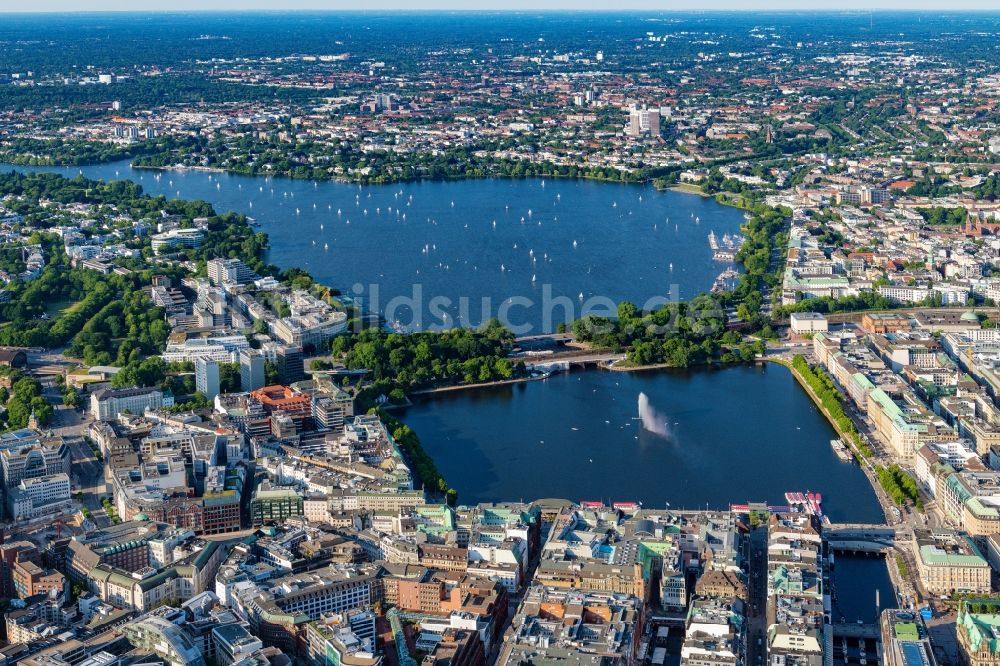 Luftaufnahme Hamburg - Innenstadtbereich an den Uferbereichen der Binnenalster in Hamburg, Deutschland