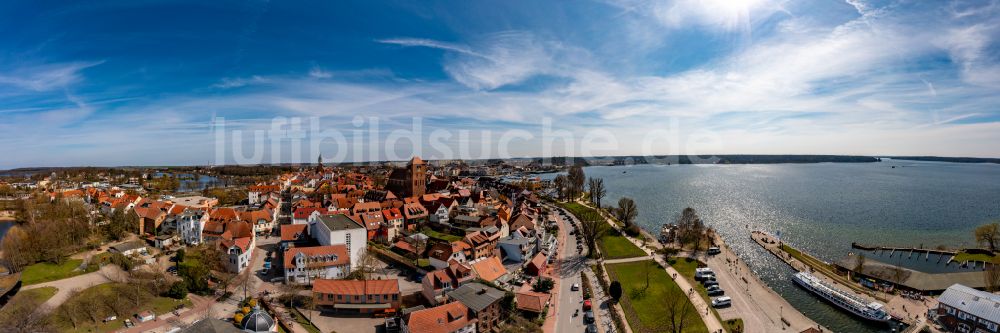 Luftbild Waren (Müritz) - Innenstadtbereich an den Uferbereichen der Binnenmüritz in Waren (Müritz) im Bundesland Mecklenburg-Vorpommern, Deutschland