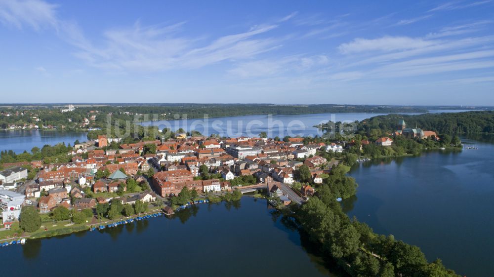 Luftbild Ratzeburg - Innenstadtbereich an den Uferbereichen Küchensee - Domsee in Ratzeburg im Bundesland Schleswig-Holstein, Deutschland