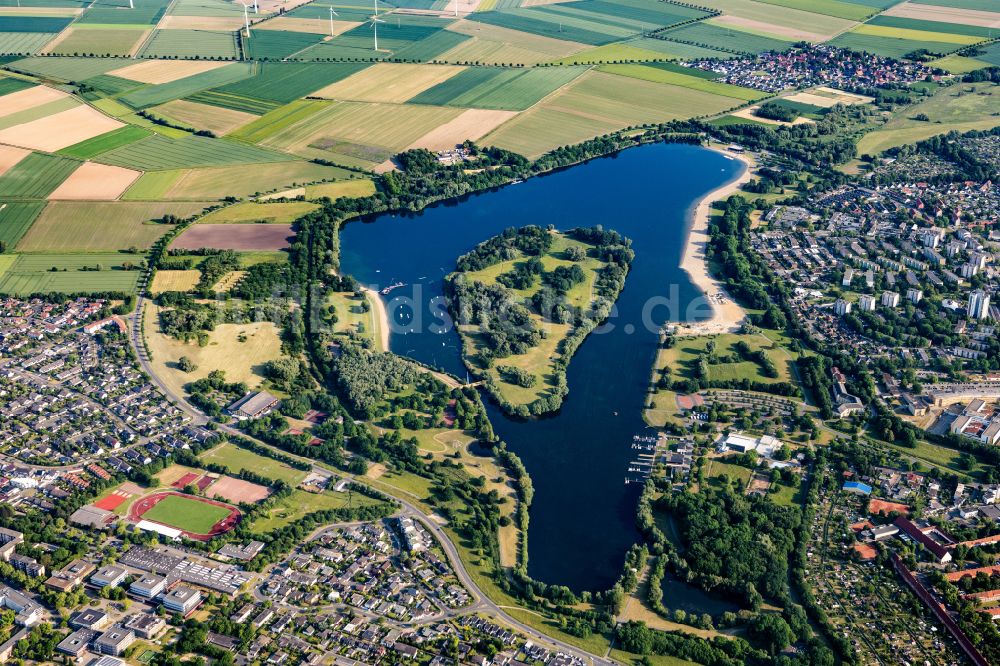 Luftbild Salzgitter - Innenstadtbereich an den Uferbereichen Salzgitter See in Salzgitter- Lebenstedt im Bundesland Niedersachsen, Deutschland