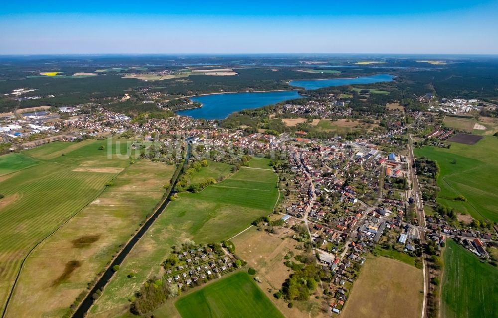 Luftaufnahme Storkow (Mark) - Innenstadtbereich an den Uferbereichen des Storkower Sees in Storkow (Mark) im Bundesland Brandenburg, Deutschland