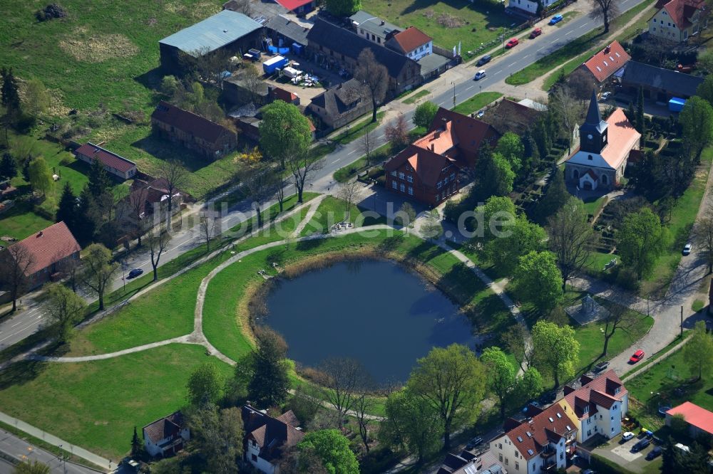 Luftaufnahme Falkensee - Innenstadtbereich Wohngebiet am Falkenhagener Anger an der Falkenhagener Straße in Falkensee im Bundesland Brandenburg