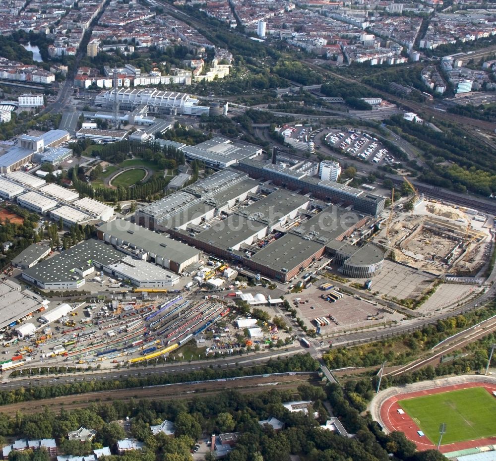 Luftaufnahme Berlin - InnoTrans auf dem Messegelände im Berliner Ortsteil Westend des Bezirks Charlottenburg-Wilmersdorf 