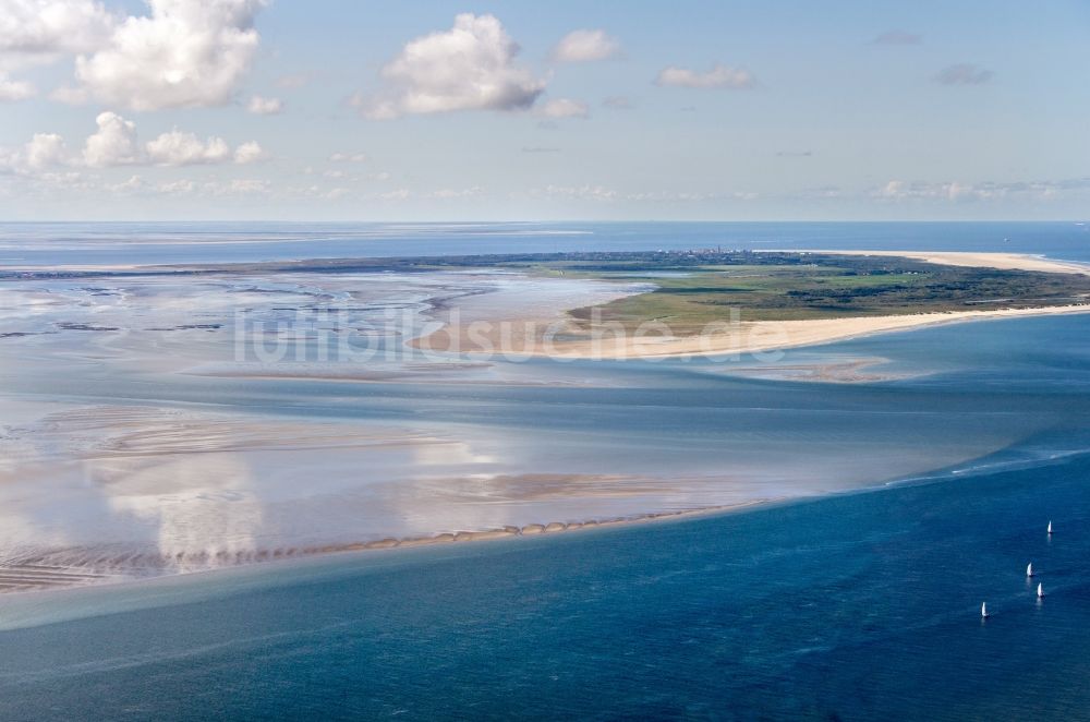 Luftaufnahme Borkum - Insel Borkum mit Ortsbereich in Borkum im Bundesland Niedersachsen, Deutschland