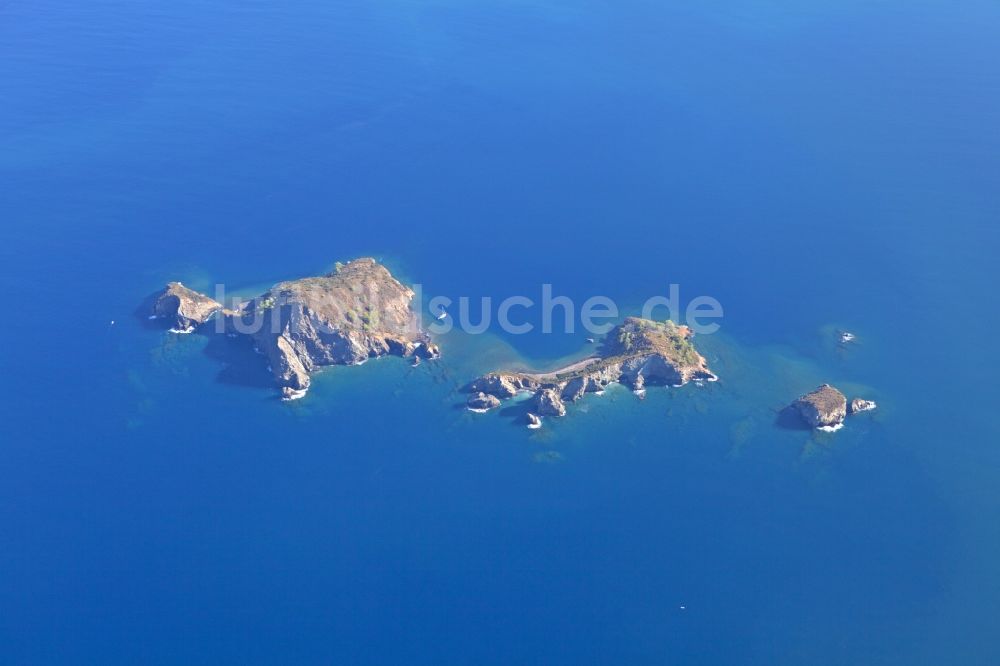 Fethiye aus der Vogelperspektive: Insel in der Bucht von Fethiye an der Türkischen Ägäis in der Türkei