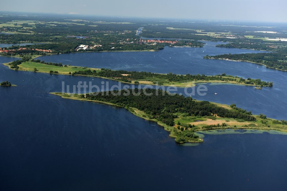 Luftaufnahme Brandenburg an der Havel - Insel Buhnenwerder zwischen Breitlingsee und Plauer See im Westen von Brandenburg an der Havel im Bundesland Brandenburg