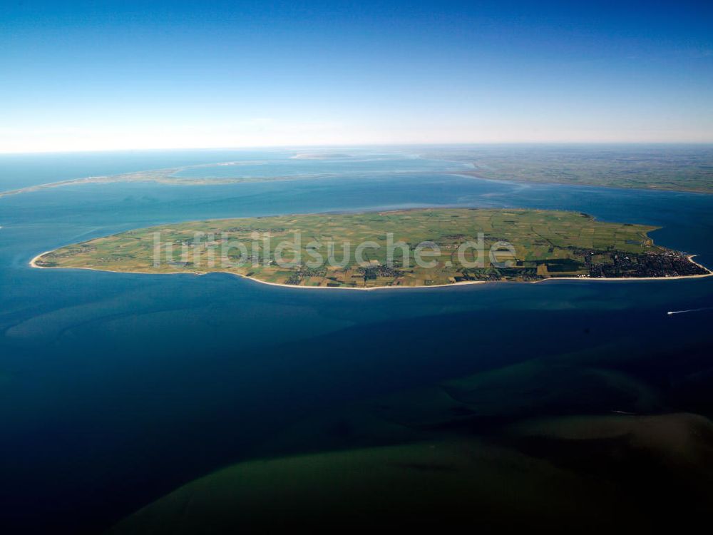 Luftaufnahme Föhr - Insel Föhr gehört zu den Nordfriesischen Inseln und zum schleswig-holsteinischen Kreis Nordfriesland