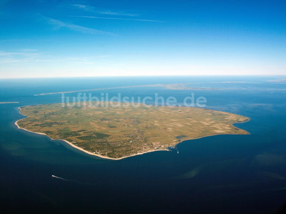 Luftaufnahme Föhr - Insel Föhr gehört zu den Nordfriesischen Inseln und zum schleswig-holsteinischen Kreis Nordfriesland